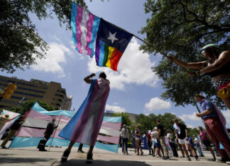 Texas again allows investigations targeting parents of transgender children
