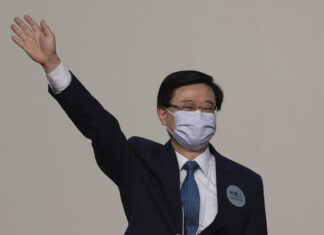 The future leader of Hong Kong goes to Beijing to formalize his appointment