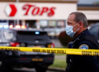 In the United States, at least 10 dead in a shooting in a supermarket in Buffalo, New York