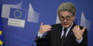 Follow live the program “Political Questions” with Thierry Breton