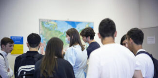 In the Russian-speaking section of the Lycée des Pontonniers, in Strasbourg, “the great and the small history” mingle