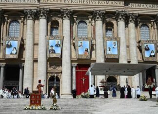 Ten new Catholic “saints”, including Charles de Foucault, proclaimed by Pope Francis