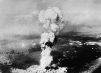 Mathematics and war, a whole story