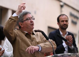 In Marseille, Jean-Luc Mélenchon inducts Manuel Bompard