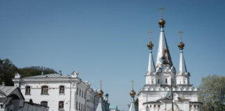 War in Ukraine: One of the main Ukrainian monasteries hit by strikes in the Donbass