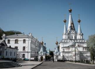War in Ukraine: One of the main Ukrainian monasteries hit by strikes in the Donbass