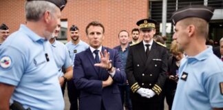 Emmanuel Macron wants “a strong and clear majority” in the National Assembly and denounces “extremes who propose to add crisis to crisis”