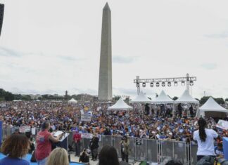 Thousands of people demonstrate in the United States for better regulation of firearms