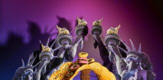 The snacks nibble the young public