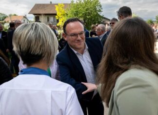 Damien Abad leads the first round of legislative elections in the 5th constituency of Ain