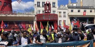 Walkers from the Relais Jeunes, for climate and social justice, end their 3,000 kilometer journey in Paris
