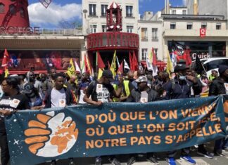 Walkers from the Relais Jeunes, for climate and social justice, end their 3,000 kilometer journey in Paris
