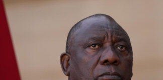 South Africa: President Ramaphosa targeted by a complaint for “kidnapping” and “corruption”