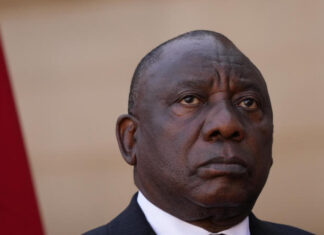 South Africa: President Ramaphosa targeted by a complaint for “kidnapping” and “corruption”