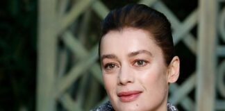 Aurélie Dupont resigns from her position as director of dance at the Paris Opera