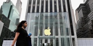 In the United States, a victory for the first union in an Apple store