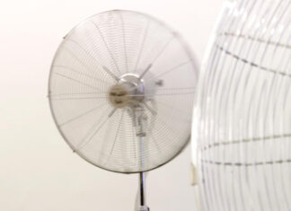 In Besançon, the artist Roman Signer plays his little discordant music