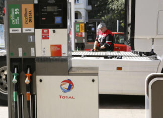 Road transport employees launch a mobilization campaign for wages