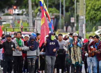 In Ecuador, faced with indigenous protest, the president agrees to lower the price of fuel