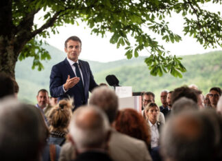 “In this critical period for the cohesion of France, everyone must be placed before their responsibilities”