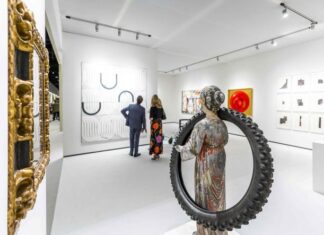 In the Netherlands, armed robbers break into the European art fair in Maastricht