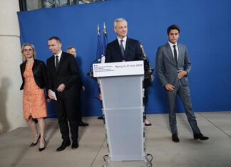 The government reduces its growth target in 2022 to 2.5% of GDP against the 4.5% forecast in its budget