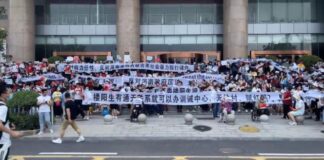 In Henan, China, aggrieved savers stage rare protest against local authorities accused of corruption