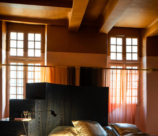 In Toulon, an immersion behind the scenes of the party