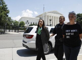 Alexandria Ocasio-Cortez arrested in Washington with other lawmakers during abortion rights protest