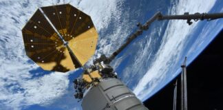 The ISS said goodbye to the American spacecraft Cygnus