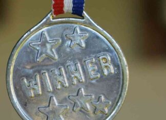 Stick With Bitcoin: 10x Research Recommends Amid Fed’s 2024 Rate Cut Prediction news-15062024-175538