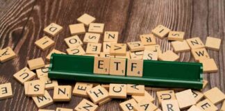 Bitcoin ETFs Experience $900M in Net Outflows This Week news-21062024-022802