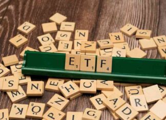 Bitcoin ETFs Experience $900M in Net Outflows This Week news-21062024-022802