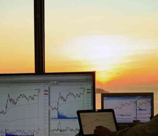 Bitcoin and Crypto Market Outlook: Analyst Warns of Potential Pain Ahead news-30062024-123356