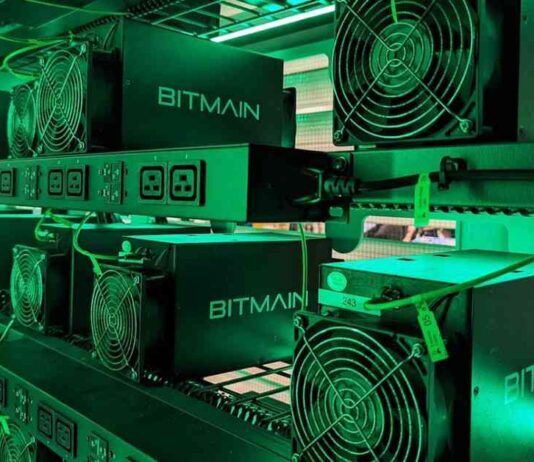Bitcoin Miner Capitulation and Record Hashrate Suggest Price Bottom: CryptoQuant news-14082024-110542