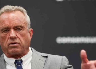 Kennedy Family Endorses Trump: RFK Jr. Rethinks White House Bid news-24082024-013639