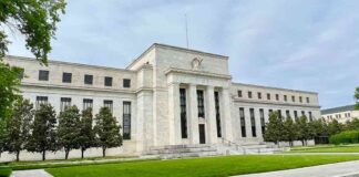 Bitcoin Price Drops to $58K Amidst Fed Rate Cut Speculation news-16092024-130442