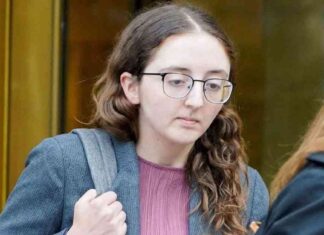 Caroline Ellison Sentenced to 24 Months in Prison for FTX Fraud news-25092024-021402