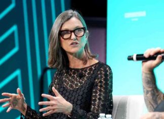 ARK Invest Purchases $2.2M Worth of Coinbase Shares news-10102024-120108