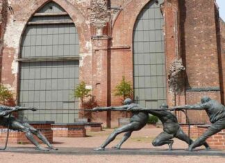 Bitcoin Retail Investors Selling Signals: Preparing for a Pullback news-22112024-140354